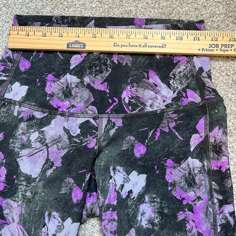 Lululemon Womens 4 Wunder Under Crop High Rise Scalloped Hem Black Purple Floral